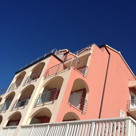 Apartments Villa Amalia Omiš Екстериор снимка