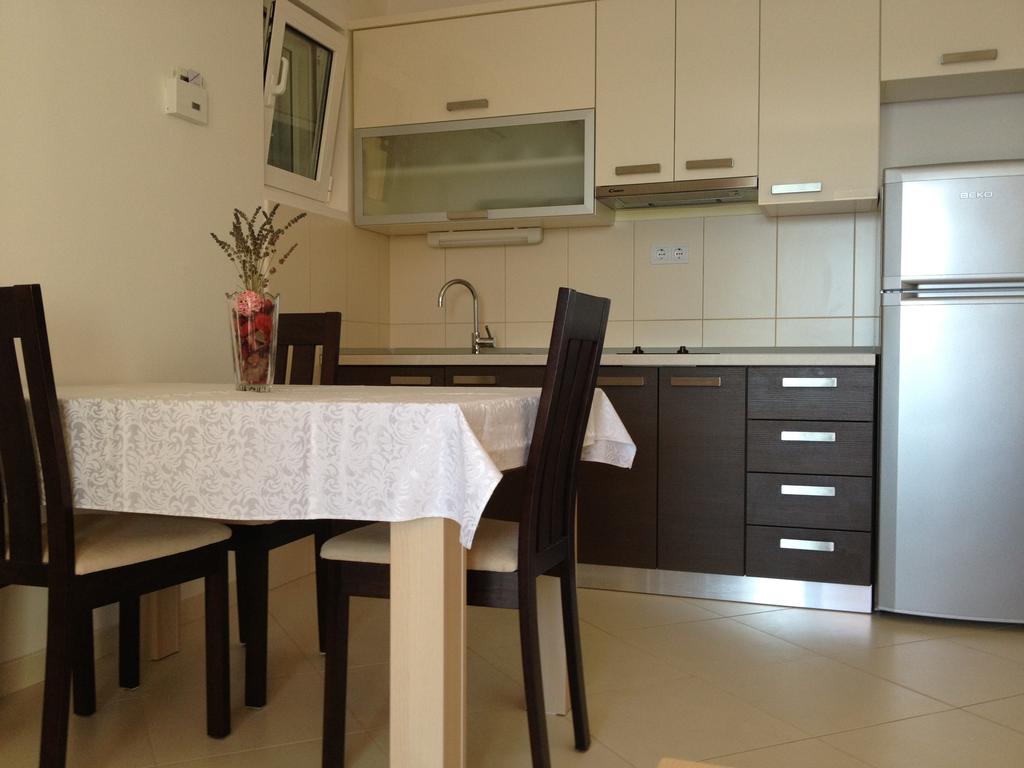 Apartments Villa Amalia Omiš Стая снимка