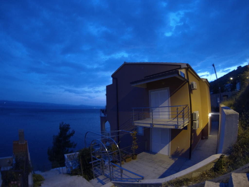 Apartments Villa Amalia Omiš Екстериор снимка