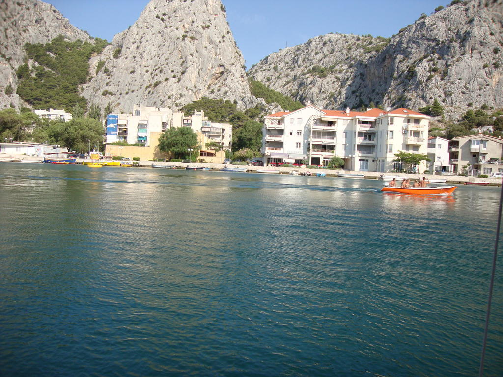 Apartments Villa Amalia Omiš Екстериор снимка