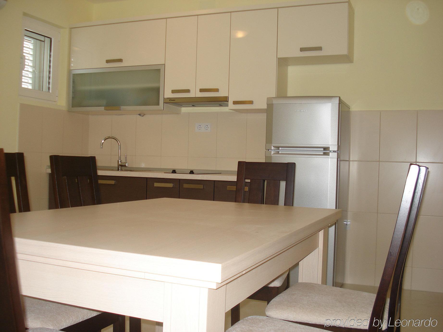 Apartments Villa Amalia Omiš Екстериор снимка